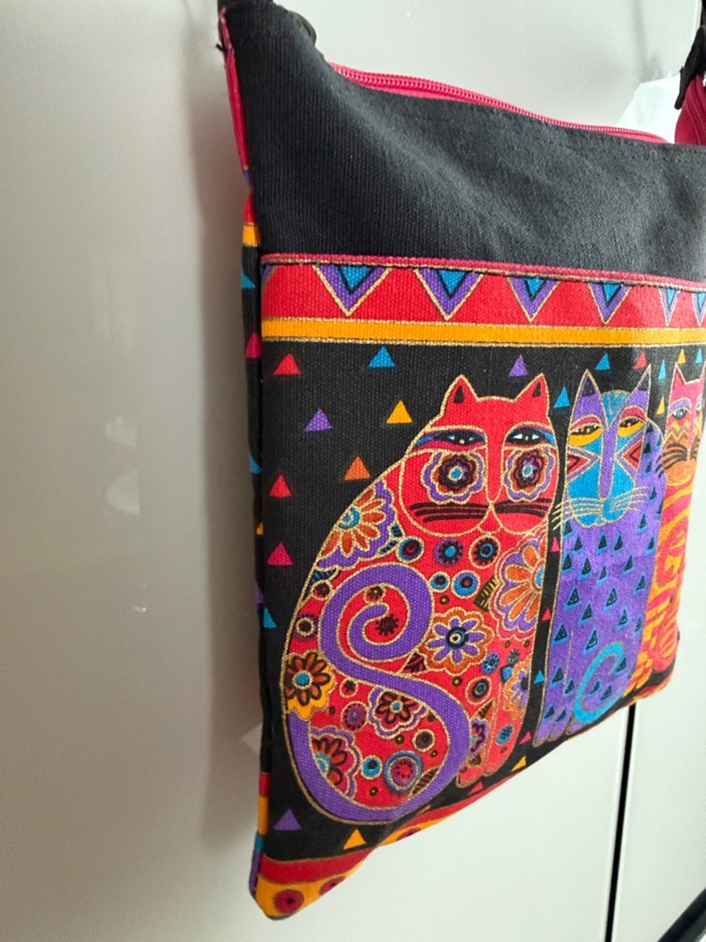Laurel Burch NWT Colorful Cat Crossbody Bag Adjustable Strap Art Shoulder Purse - Picture 5 of 17